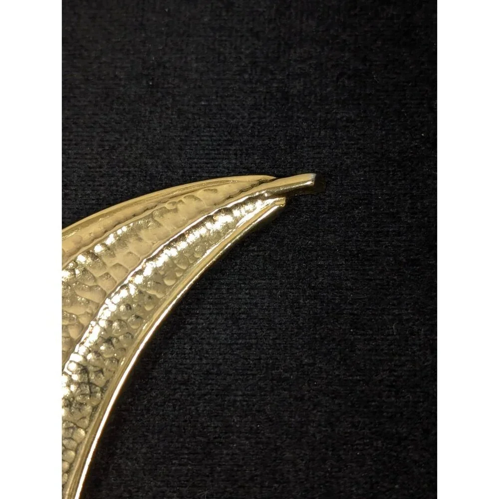 Vintage Large Gold Tone Textured‎ Abstract Swoosh Brooch Modernist